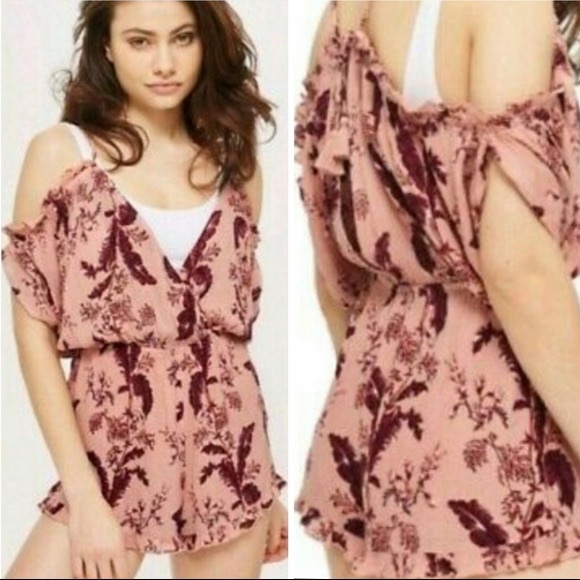 NWT TOPSHOP Pink Red Floral Cold Shoulder Romper Size Medium - Picture 2 of 11